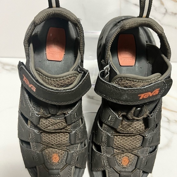 Reva Men’s Dozer 4154 brownish grey closed toe hiking sandal. Size 7. - Picture 2 of 4